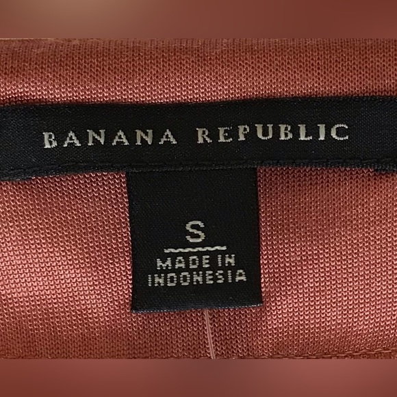 Banana Republic NWT Women’s Small (S) Peach Empire Waist V-Neck Top - Picture 3 of 5